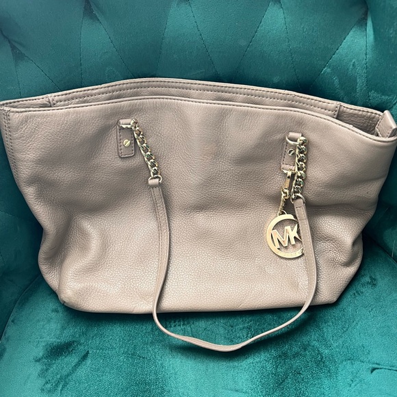 MICHAEL KORS Tote Purse - Picture 2 of 6